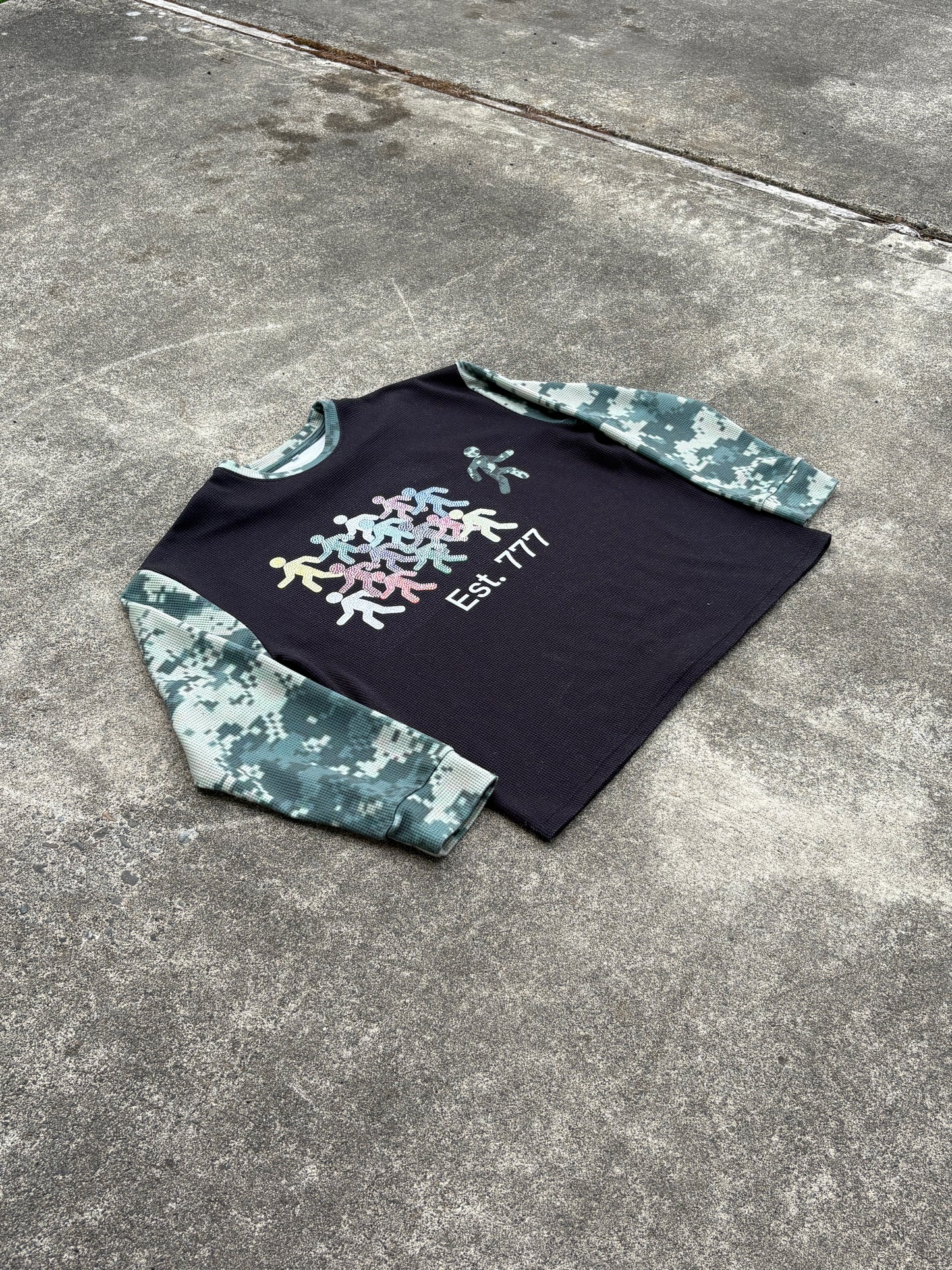 Black (iso)lated Thermal Long Sleeve